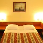 فندق Mediteran 3*