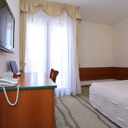 Hotel Mediteran 3*