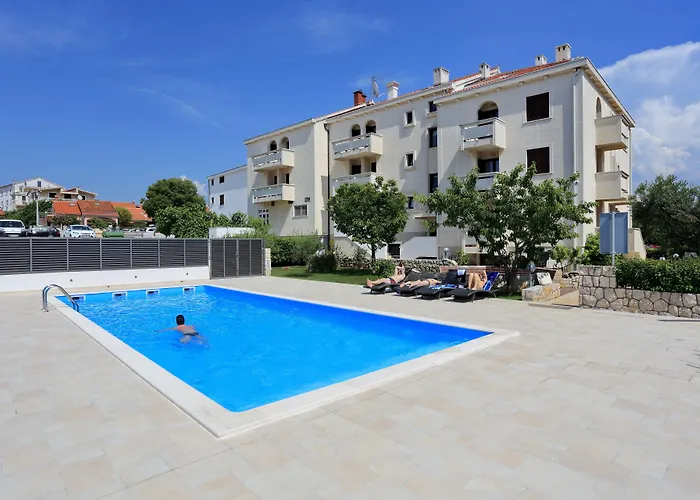 فندق Mediteran 3*