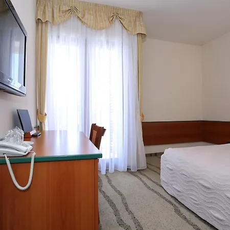 Hotel Mediteran 3*