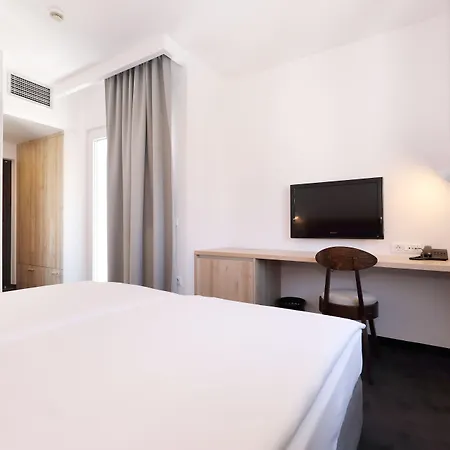 Mediteran Hotel 3*